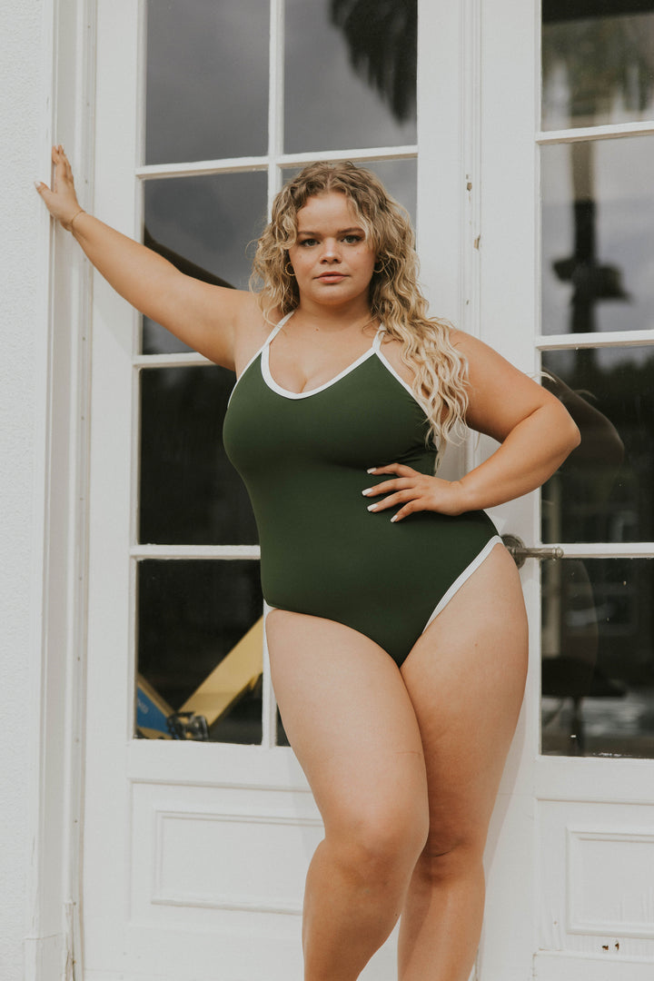 Best Swimsuits for Pear Body Types