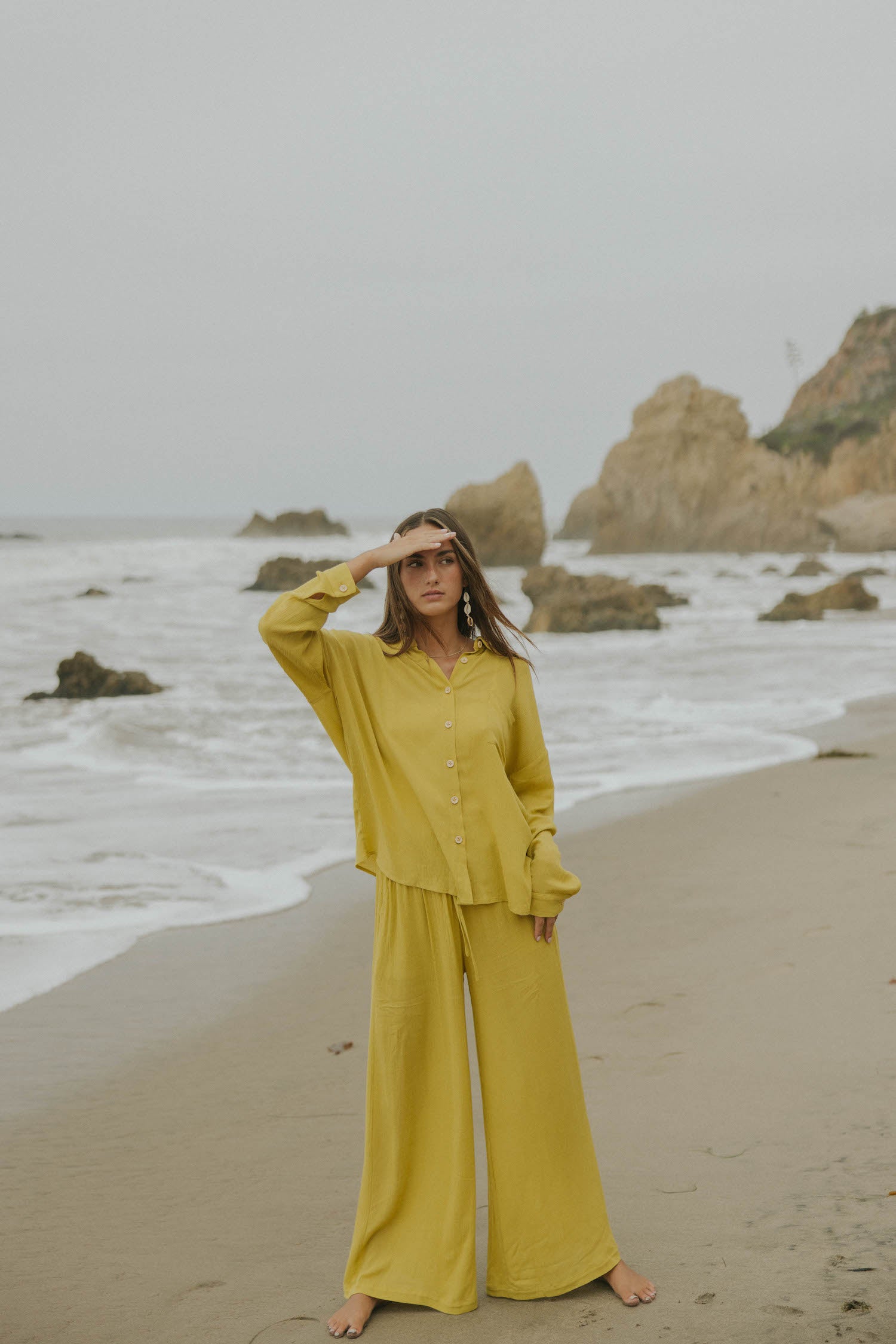 Lightweight women's lounge pants for travel.