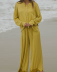 Best matching beachwear set for travel.