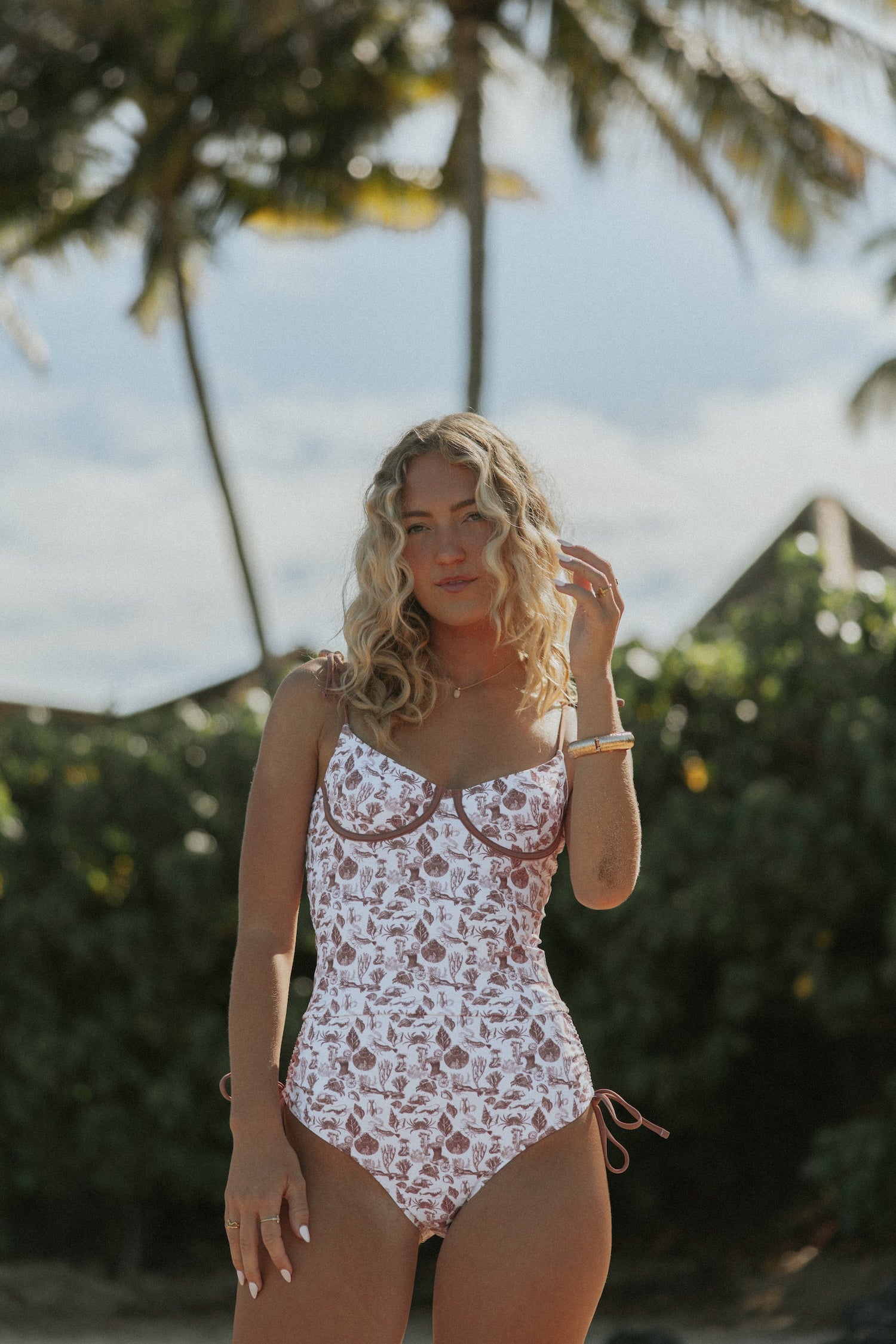 Full coverage white toile printed underwire tankini