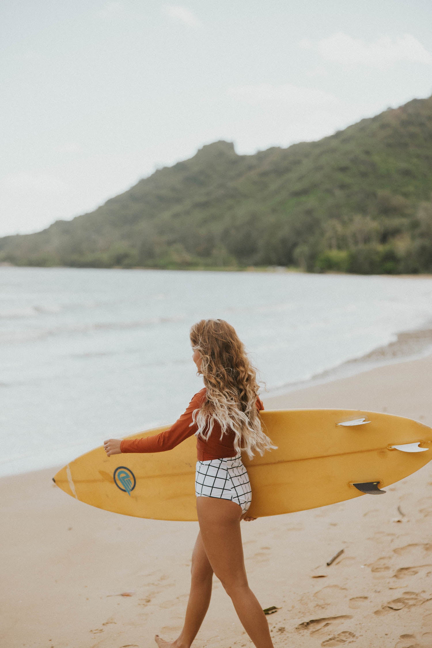 Cute full coverage white high waisted bikini bottoms. 